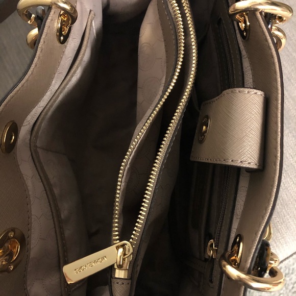 Michael Kors Medium Satchel - Picture 2 of 5